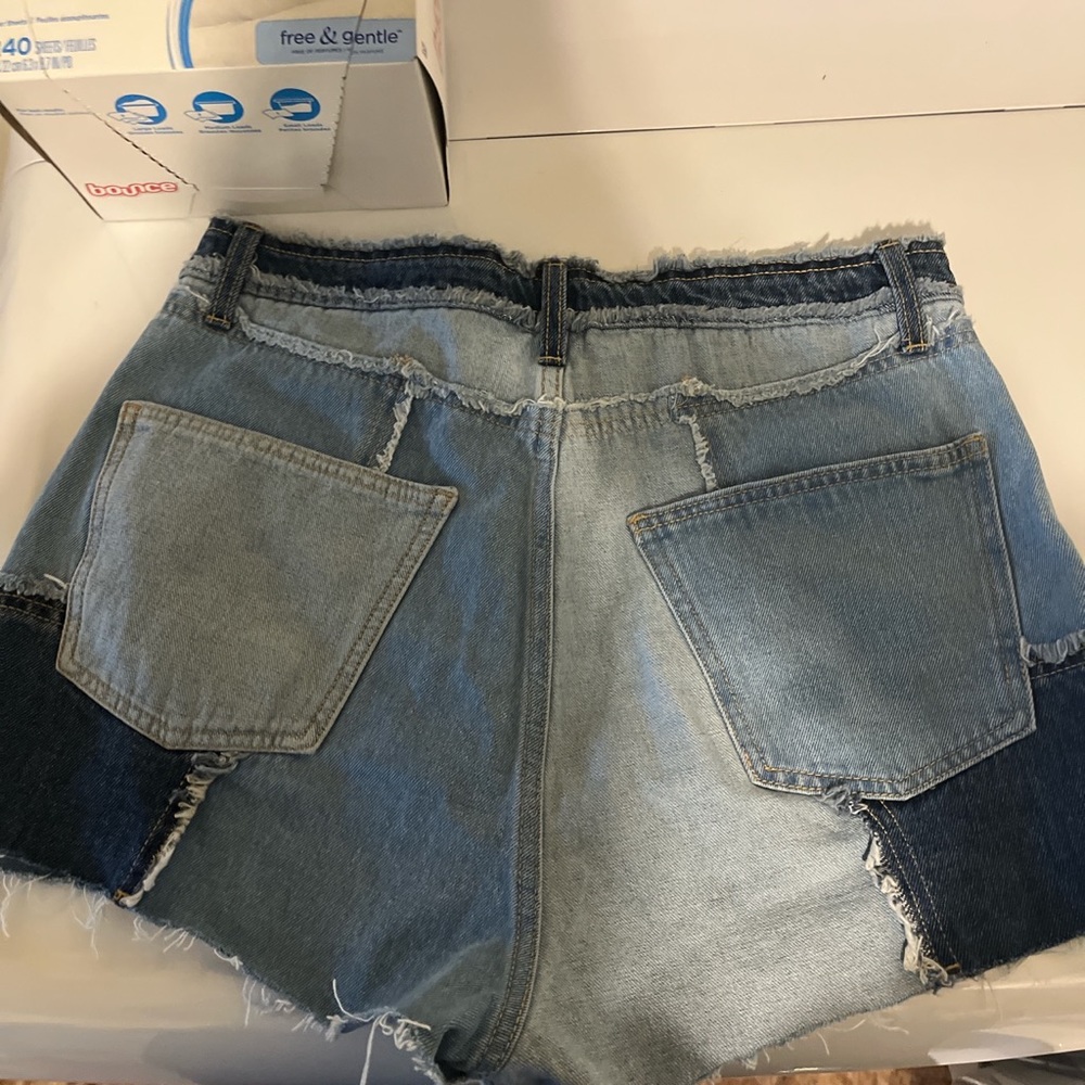 Size: 8 - Picture 2 of 3